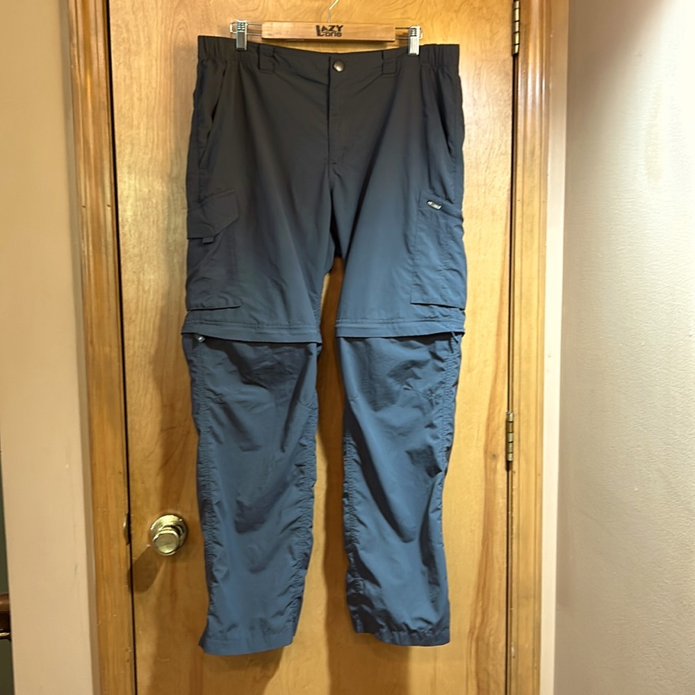 Men’s Columbia Omni-Shade Cargo Pants with Zip Off Legs Size 38x32 Like New